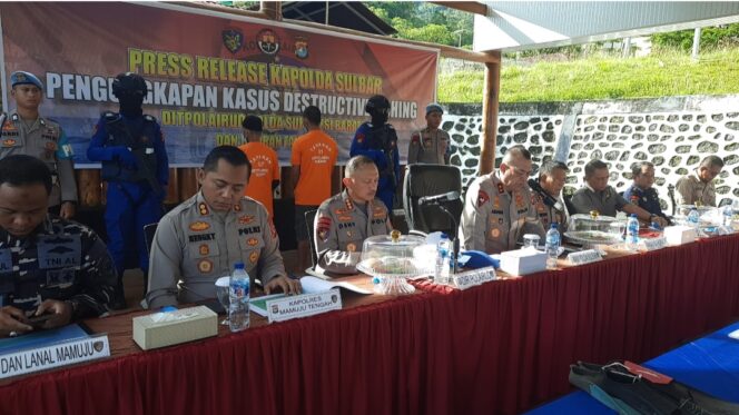 
					Polairud Polda Sulbar Tangkap Dua Pelaku Bom Ikan di Karossa