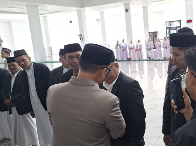 
					Gubernur Suhardi Duka Kukuhkan Pengurus IKAPIM Sulbar