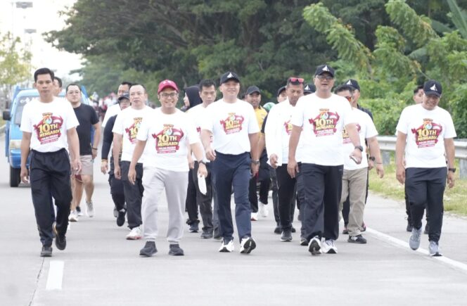 
					Ditlantas Polda Sulbar Meriahkan CFD,  Kampanye Keselamatan Berkendara 