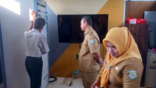
					Sambut Piala Dunia, Arsal Aras Kunjungi Transmisi Pemancar TVRI di Tobadak