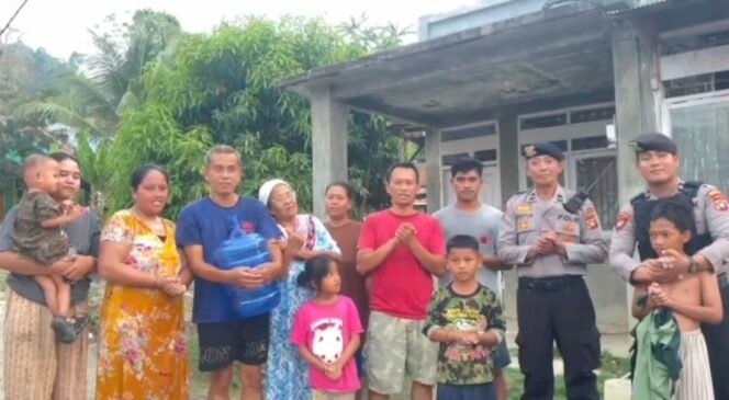 
					Warga Apresiasi Polresta Mamuju, Salurkan Air Bersih